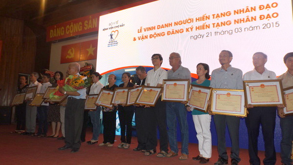 TP[-]HCM:[-]Vinh[-]danh[-]người[-]hiến[-]tạng[-]nhân[-]đạo[-]và[-]vận[-]động[-]đăng[-]ký[-]hiến[-]tạng[-]nhân[-]đạo